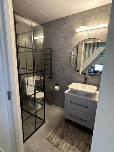 Badrum, Centralt radhus in Bojardalen