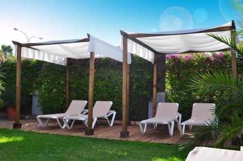 Hotel Oasis - image 2