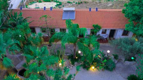 2 bedrooms, 4 beds