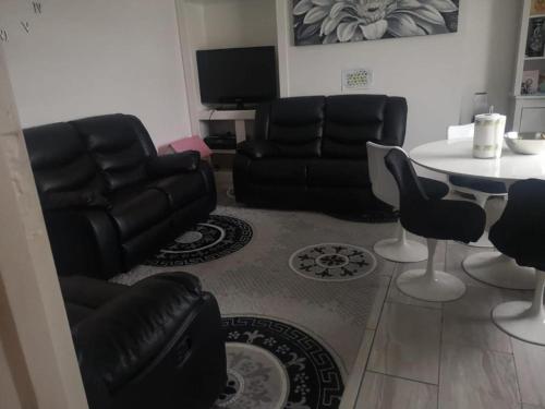 sala de TV, Kumba in Kilmarnock