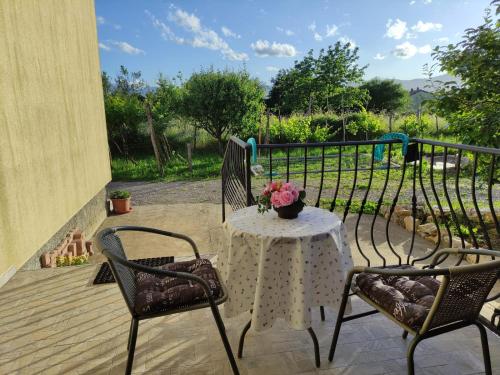 Skats, Apartmani Melia in Sroki