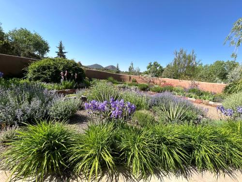 Come and enjoy Casita Los Sueños near the Plaza! in Santa Fe, USA