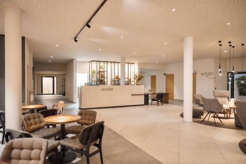 Nouri Hotel