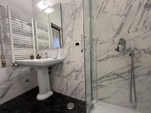 Luxury apartment San Giovanni, Roma (foto 6)
