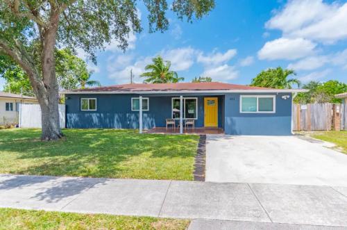Backyard Oasis 5 minutes From Hard Rock Casino in Fort Lauderdale, USA