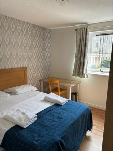 Quiet central apartment for upto 4 people