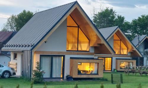 2 bedrooms, 5 beds