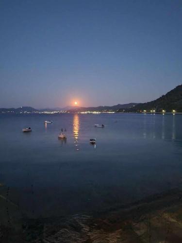 Kilátás, Beach House Antonis in Avlakia