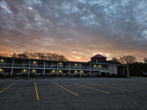 Center Street Value Inn in ออเบิร์น (ME)