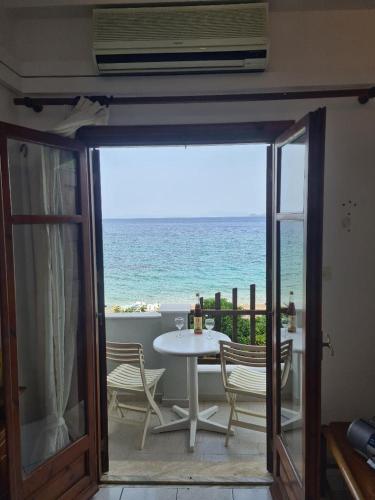 Erkély/terasz, Beach House Antonis in Avlakia