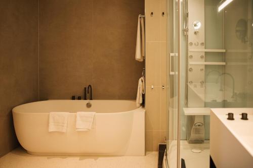 Hotel & Spa Savarin - Rijswijk, The Hague in ไรจ์สวิจ์ค