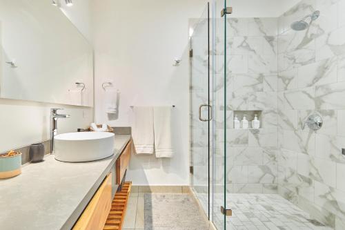 Exclusive Pedregal Condo Pool & Jacuzzi in Cabo San Lucas, Mexico