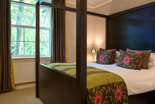 Forest Lodge Hotel - image 7