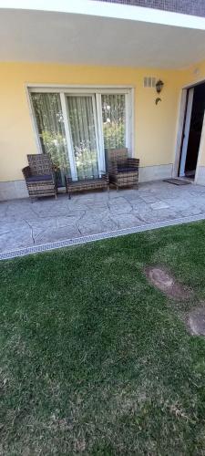 ระเบียง/ชานเรือน, Apartamento do jardim in โกเบร