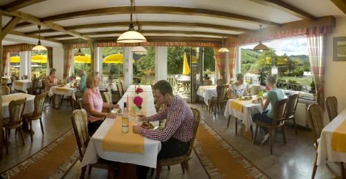 Restorāns, Hotel Weinhaus Moselblick in Burg (Mosel)
