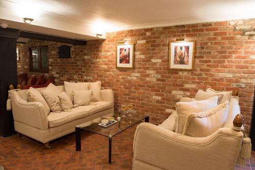 Forest Lodge Hotel - image 10
