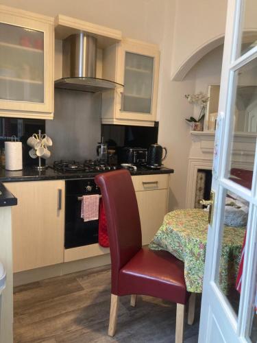 Mount Royal Victorian Apartments Self Catering in น็อค