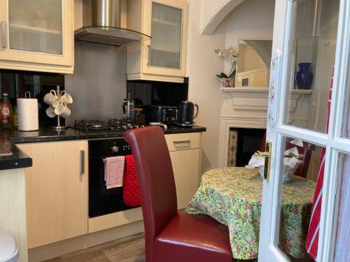 Mount Royal Victorian Apartments Self Catering in น็อค