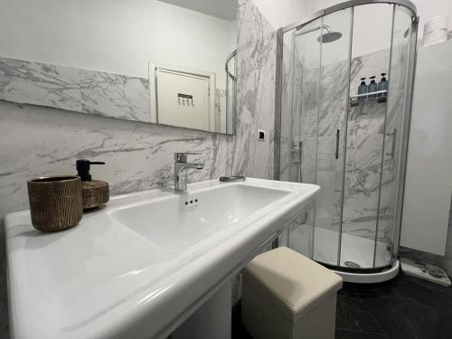 Luxury apartment San Giovanni, Roma (foto 9)