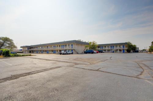 Motel 6-Wichita KS - image 11