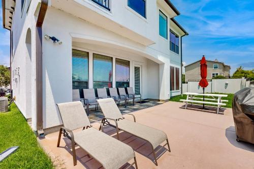 On Lakeside Time in Seabrook, USA