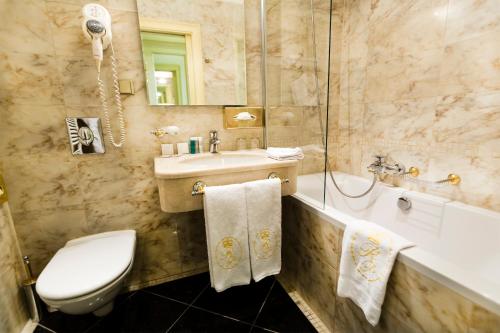 Luxury Family Hotel Royal Palace - image 9