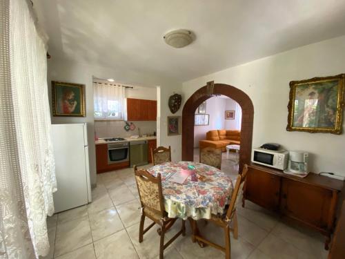 One-Bedroom Apartment with Terrace image 5