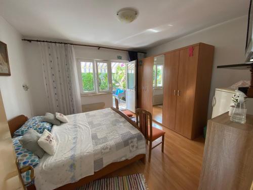 Apartments and rooms with parking space Rovinj - 23148 - image 2