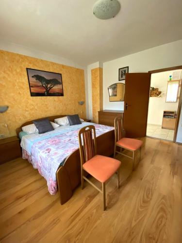One-Bedroom Apartment with Terrace image 10