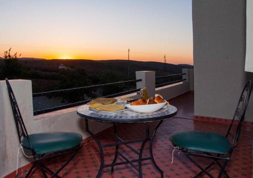 Patogumai, Vila Haja - Beautiful Farmhouse with a Private Pool! in Imouzer du Kandaris