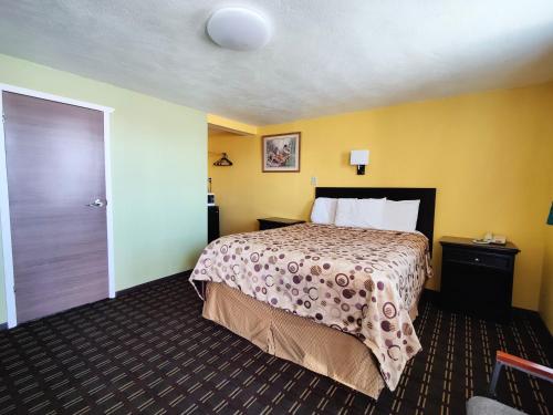 Desert Inn - image 13