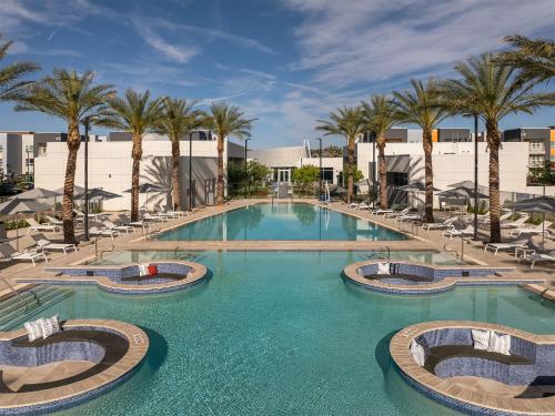 1 Bedroom Luxury Ariva Apartment