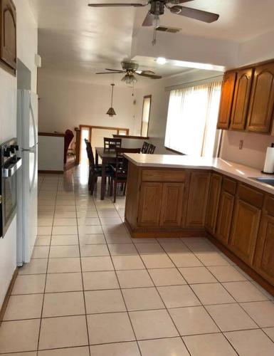 4-bedroom private house, 10-min walk to NYC train in Edison, USA