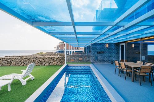 HAEILRI POOL&SPA HOTEL  in Seongsan