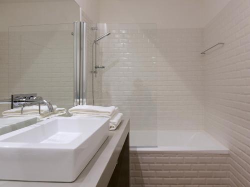 The 8 - Downtown Suites, Lisbon (photo 10)