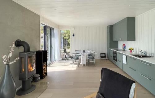 virtuve, Awesome Home In Skjærhalden in Skjaerhalden