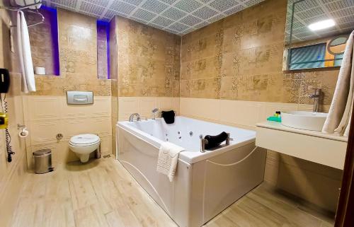 Notte Hotel - image 10