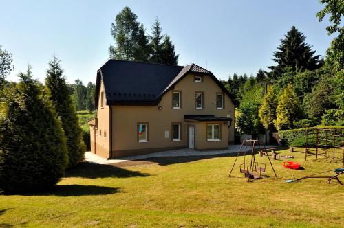 Vila Vlčí Hora - Accommodation - Krásná Lípa