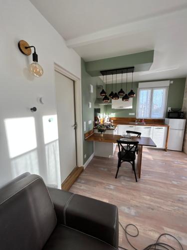 T2 rénové proche des arènes (T2 renove proche des arenes) in 聖特斯