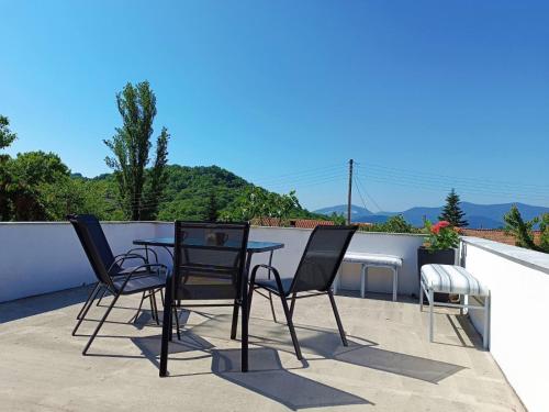 Τα πλατανια in Kariofiton