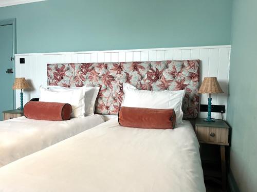 Cozy Twin Room image 3