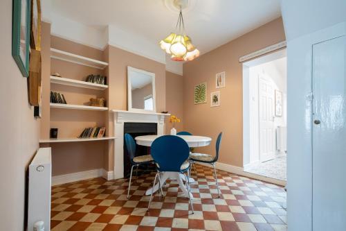 Charming Kings road Charming Kings road