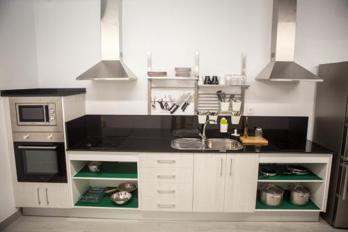 Cocina, Vivian's Hostel VGH Auto Check-in in Jerez de la Frontera
