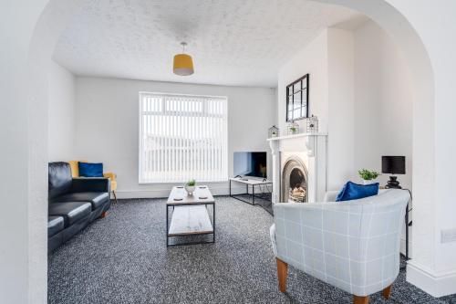 Contractor House - Sleeps 7 - 5 Beds - Central Liverpool - Free Parking & WiFi in Croxteth