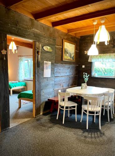 設施, u bażanta (u bazanta) in 烏厄爾斯米納拉尼