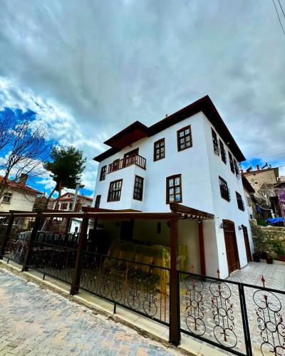 . Ayten Hanım Konağı