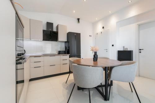 Two-Bedroom Apartment with Terrace image 10