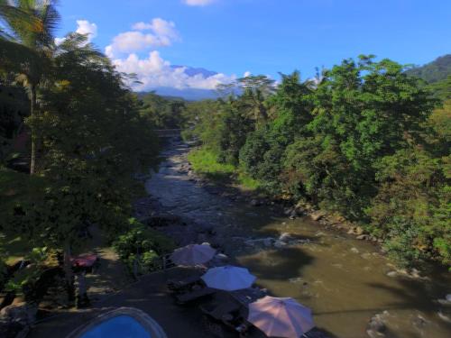 Villa Joglo tepi sungai