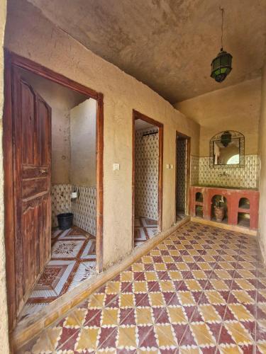 Riad Akour in คซาร์ ทานามุสเต