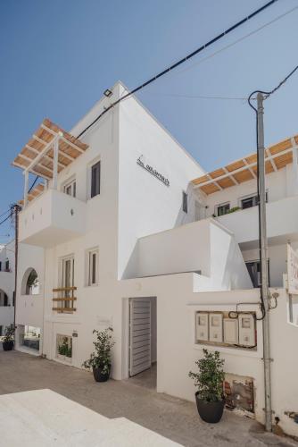 Exterior view, Golden Bird's in Naxos Island